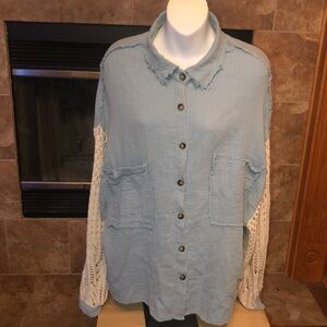 NWOT oversized button down cotton top with knit cream sleeves small